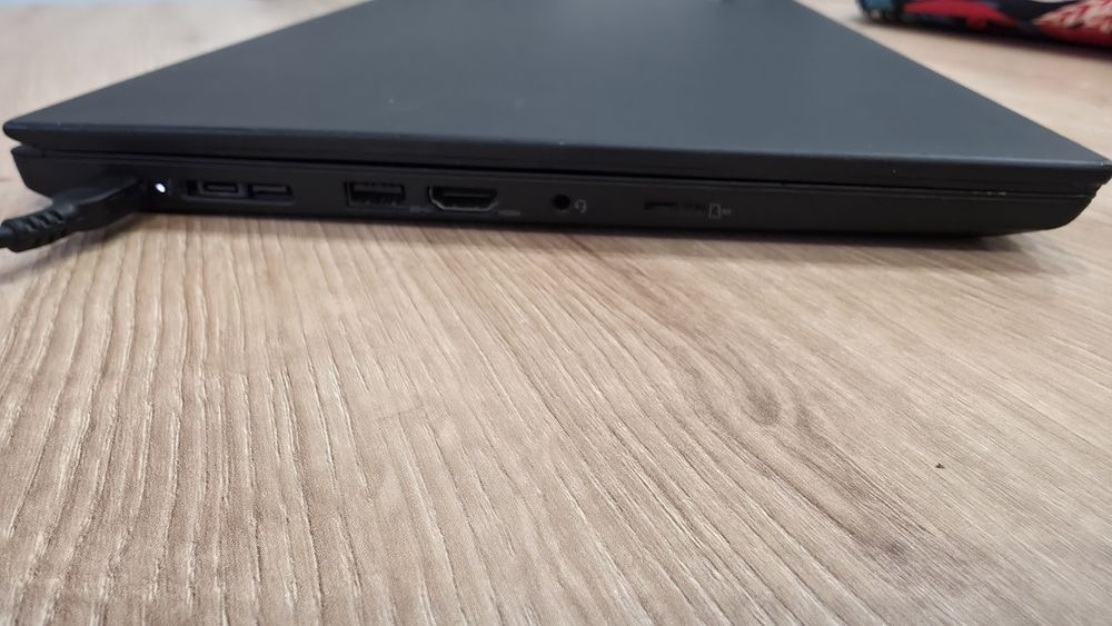 Lenovo ThinkPad T14 – i7 / 32 GB RAM / SSD