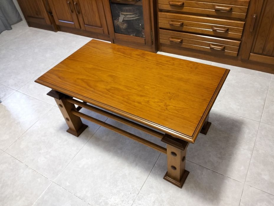 Móvel de sala e mesa