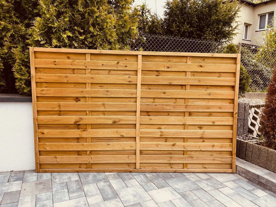 Solidny i Mocny Płot Drewniany Pełen Prosty 250 cm x 150 cm Pergola