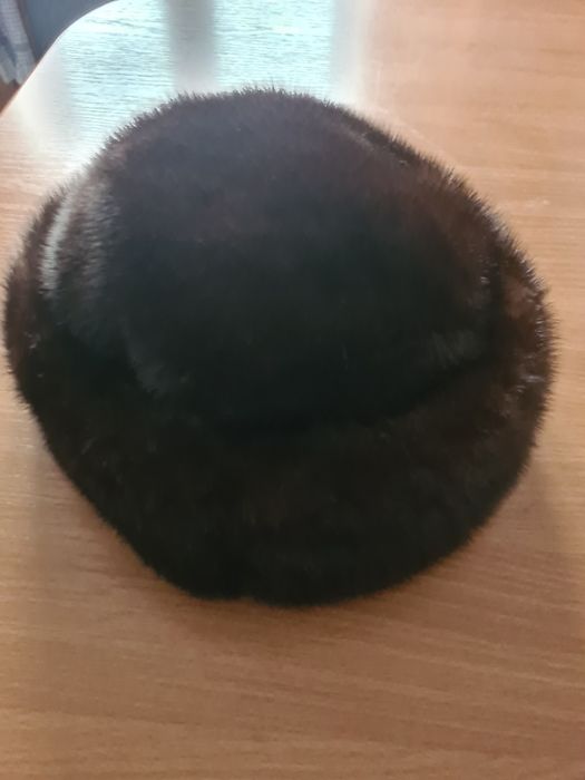 Czapka-toczek zimowa.