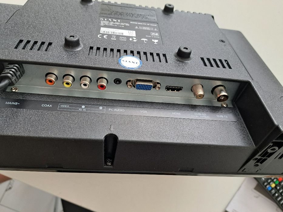 TV KIANO Slim 19 ''  240 volt  ,  12 volt