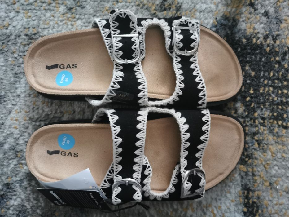 Nowe damskie klapki