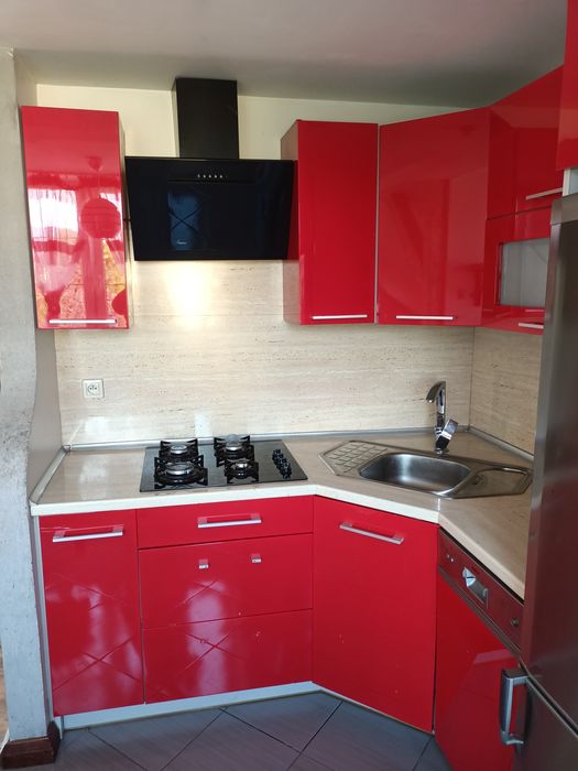 Meble kuchenne- czerwony połysk