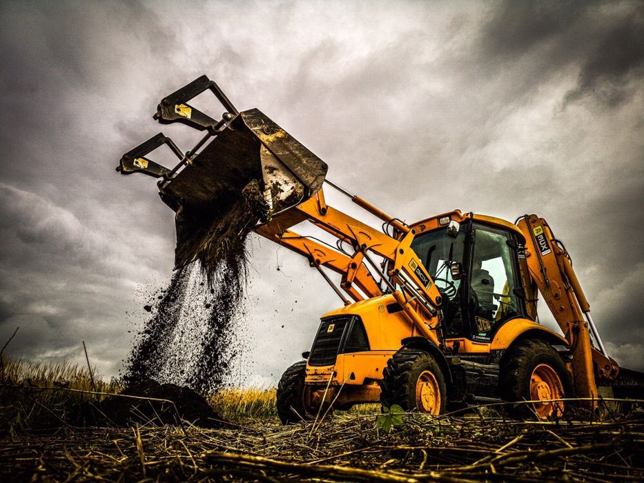 Usługi koparko ładowarką wyburzenia koparkowe koparka kopanie