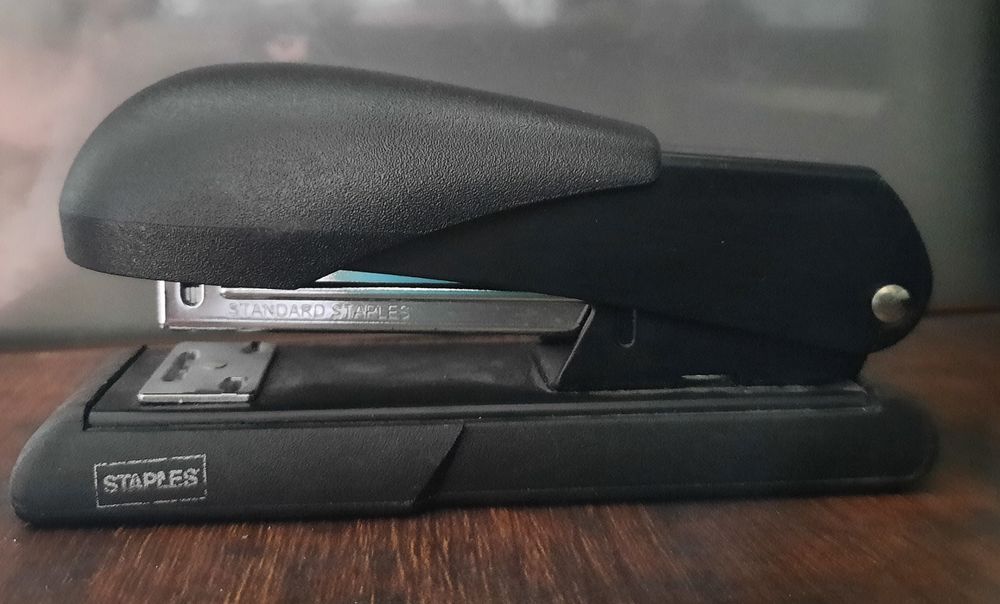 Sprzedam zszywacz biurowy  Staples