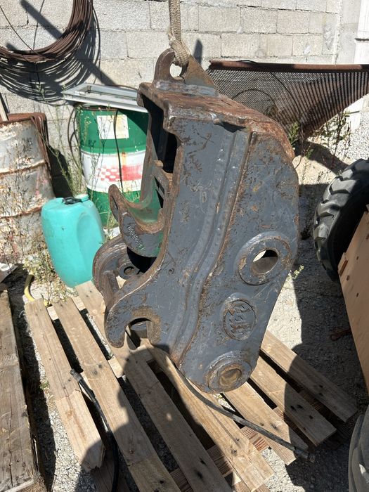 Engate rapido hidraulico giratoria