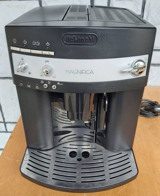 Кофе машина Delonghi Magnifica