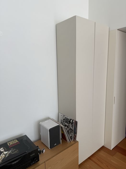 Armário/Roupeiro Lacado (225x80x43cm)