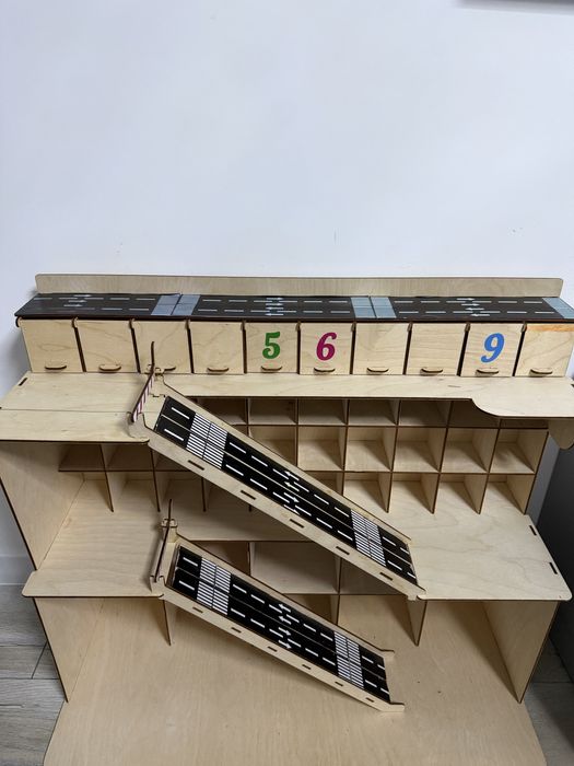 Гараж паркінг для машинок