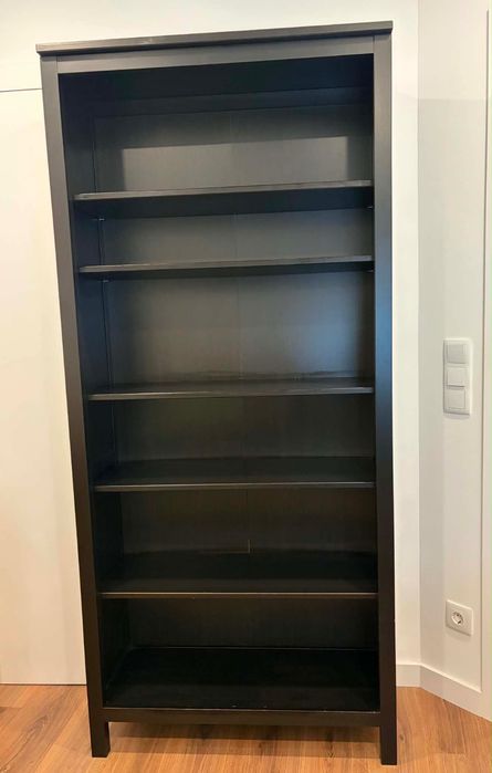 Estante Hemnes preto