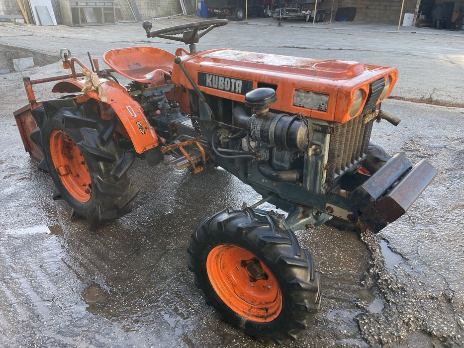 Trator Kubota 7000 com alfaias