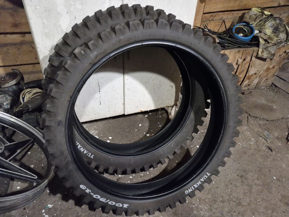 Мотошини 100/90 R19 та 3.25-18