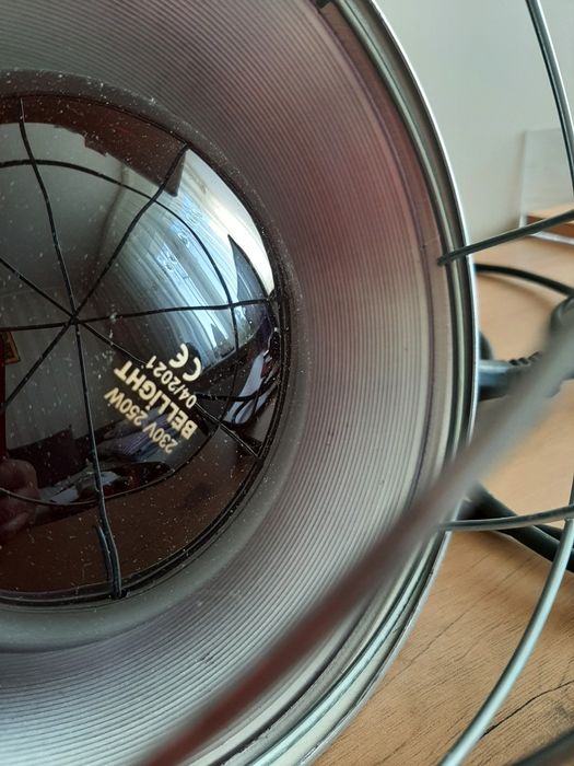 Promiennik ciepła z żarówka dla zwierząt nowy