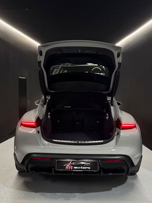 Porsche Taycan Cross Turismo Turbo