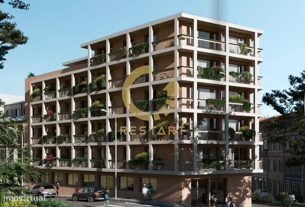 Apartamento T3 com varanda  e garagem no Bonfim