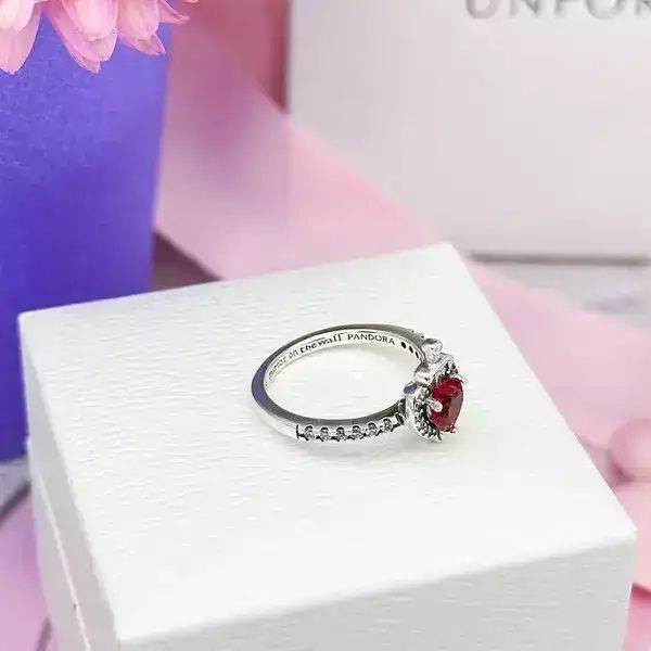 Каблучка Pandora Червоне серце Зла королева