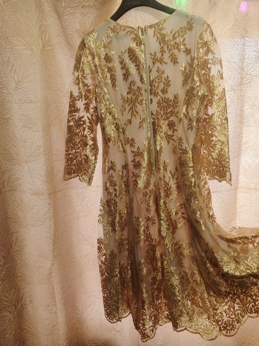 Новое шикарное золотое платье Fiesta (Турция) — праздничное с кружевом