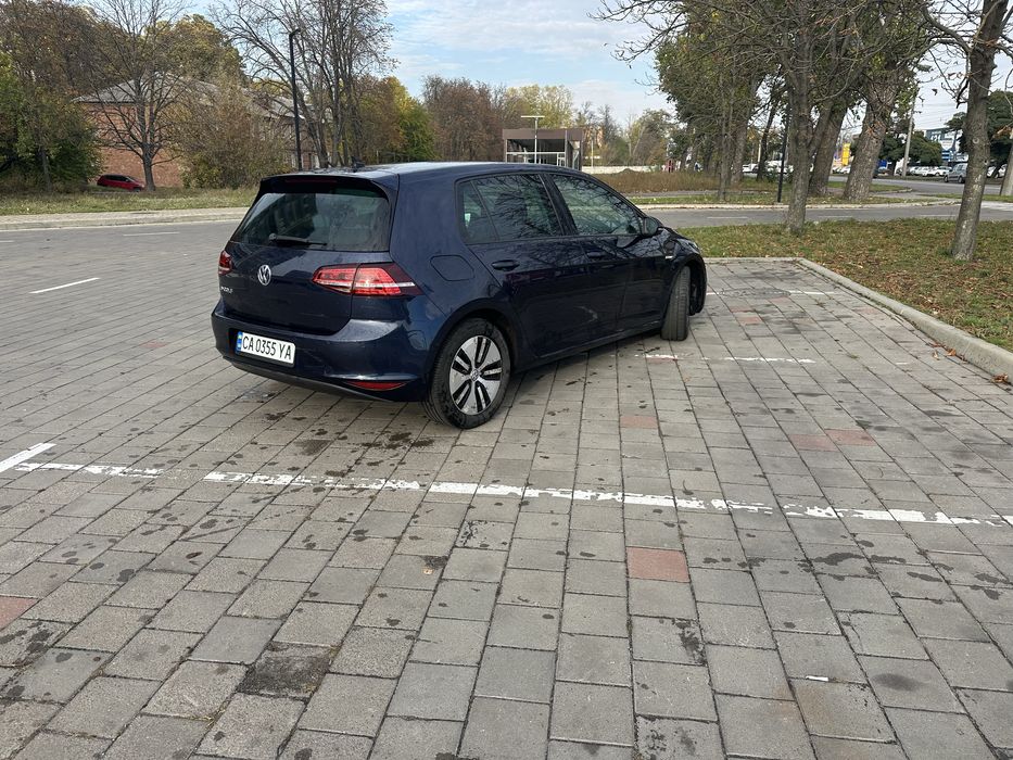 Фольцваген Е-ГОЛЬФ