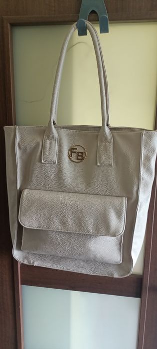 Torba  shoperka   duża beżowa 
Wysokość 40cm
Szerokość 44cm
Bardzo pojemna,super mięciutka skórkażowa