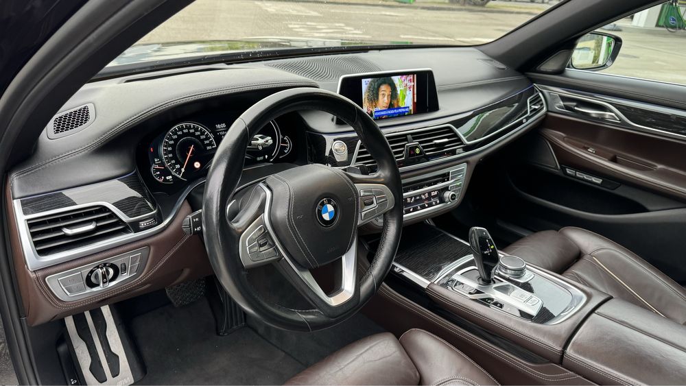 BMW 730d 265cv pack M sempre assistido na marca