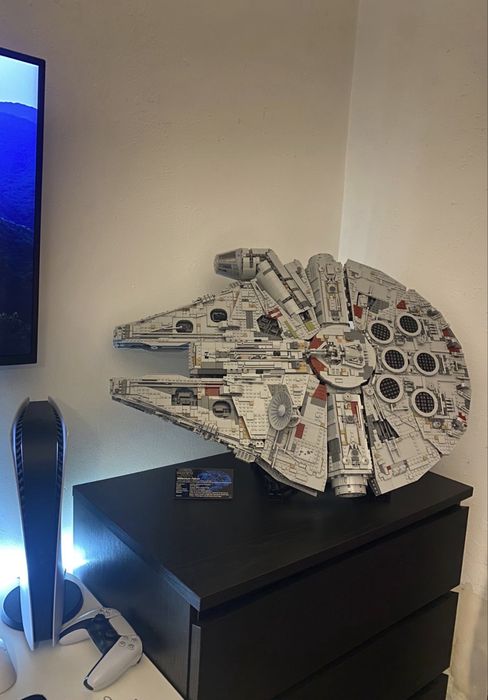 LEGO Star Wars 75192 UCS Millennium Falcon