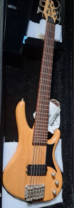 Baixo Elétrico de 6 Cordas Washburn Bantam Series Ativo + Estojo Rígido (Case)