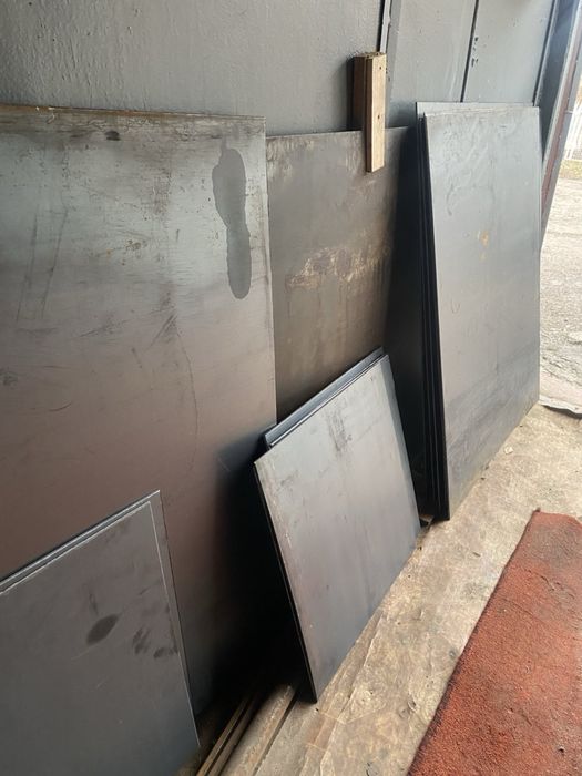 Листы метала, разных размеров (холоднокатаные, гарячекатаные).