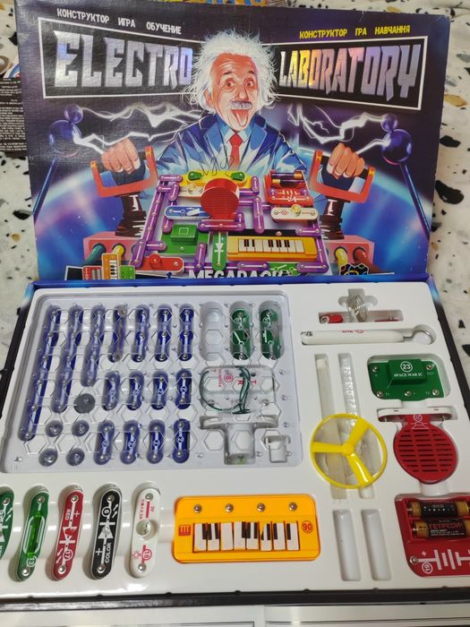 Електронний конструктор (1-"Electro Laboratory" , 2 - на 589 схем)