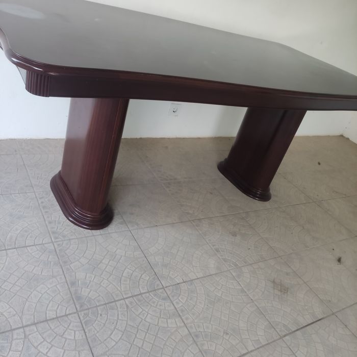 Mesa sala mogno para 8 pessoas