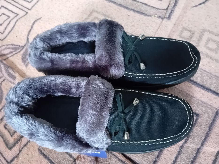 Продам взуття  зимове нове