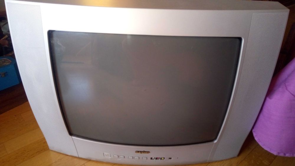 Televisão Cinzenta Sanyo