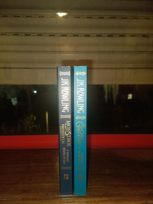 2 Livros Coleção "Monstros Fantásticos"