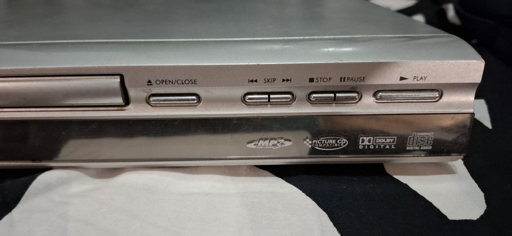 Dvd/cd/mp3 player fbv40