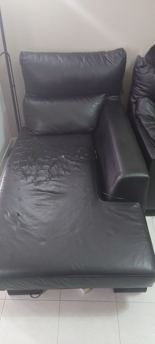 Sofá pele preto 3 lugares e chase long