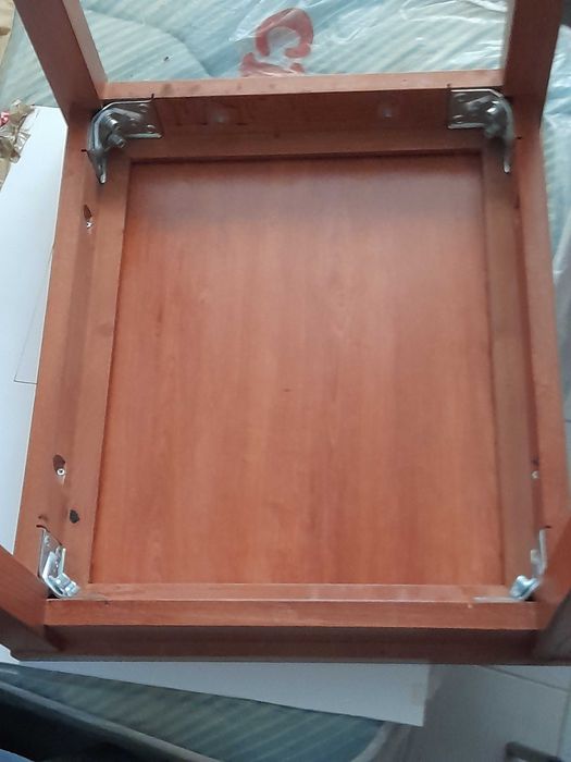 Mesa em madeira de cerejeira maciça, dois tampos ler descrição abaixo.