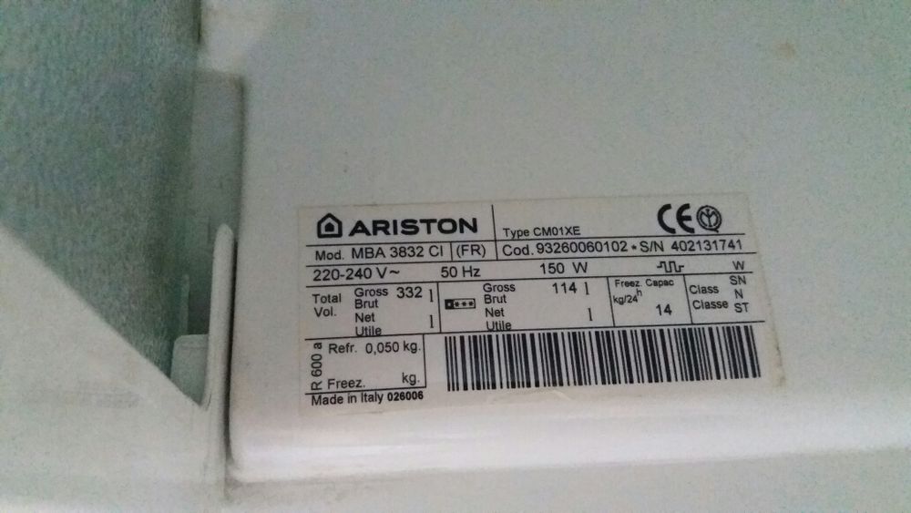 Półki na drzwi do chłodziarki Ariston