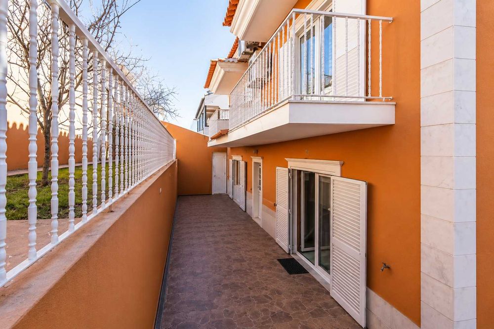 Vivenda em Lisboa — Espaço, Conforto e Muita Zona Verde