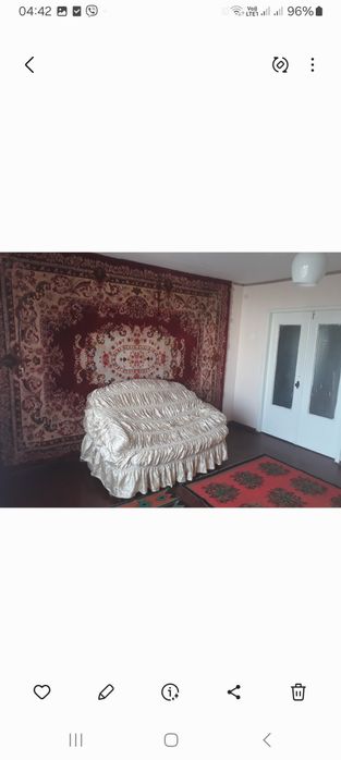 Здаються кімнати в сухій теплій квартирі . Центр міста .