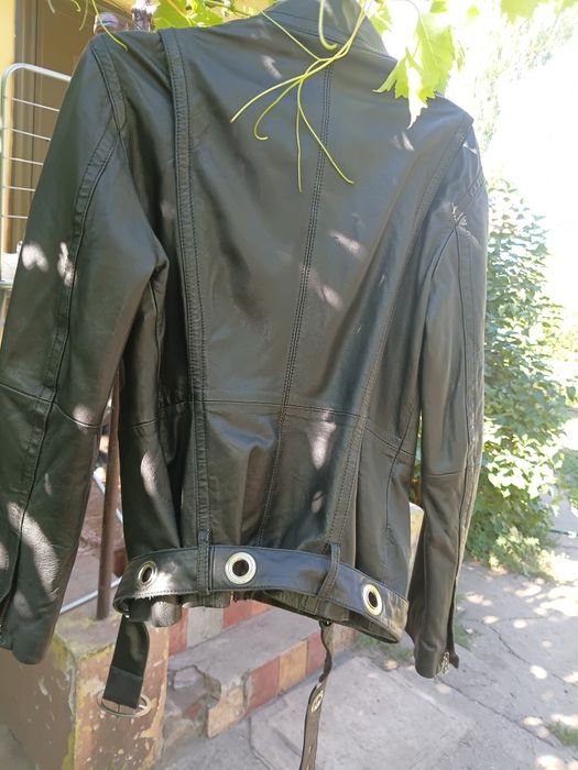 Кожаная куртка esprit