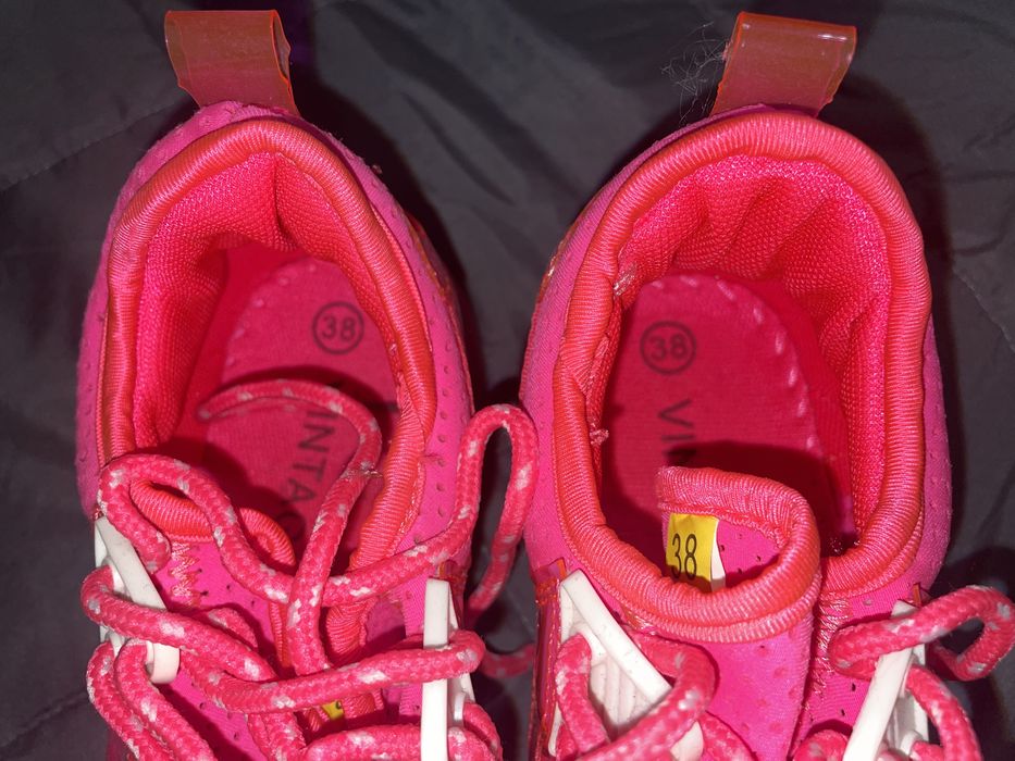 Кросівки жіночі рожеві