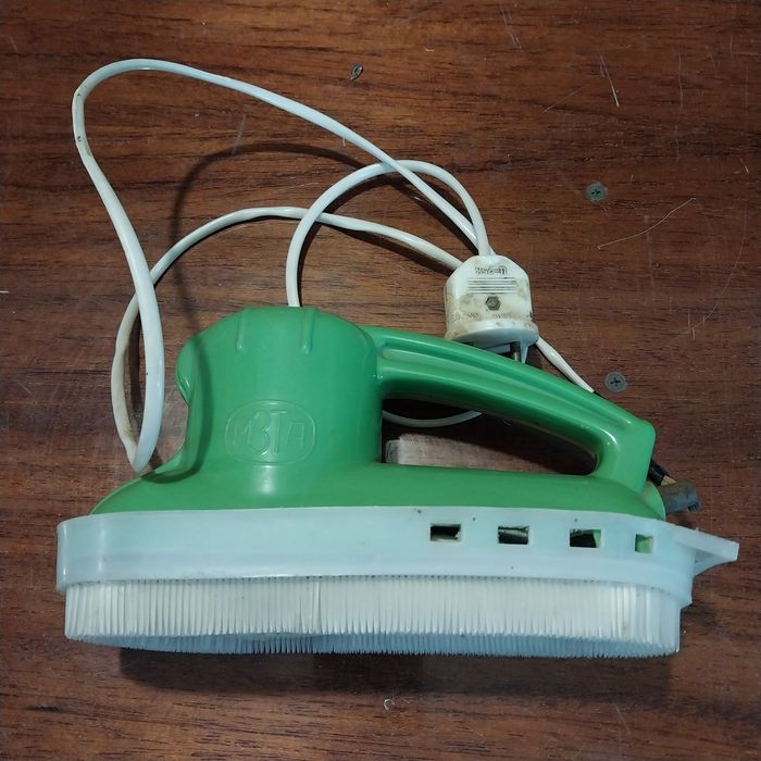 Пылесос щётка антиквариат МЗТЛ