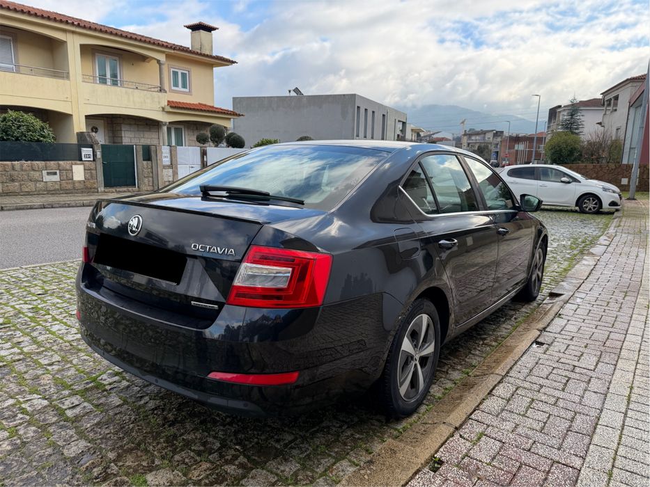 Skoda Octavia 1.6 TDi UM DONO Nacional Poucos Km
