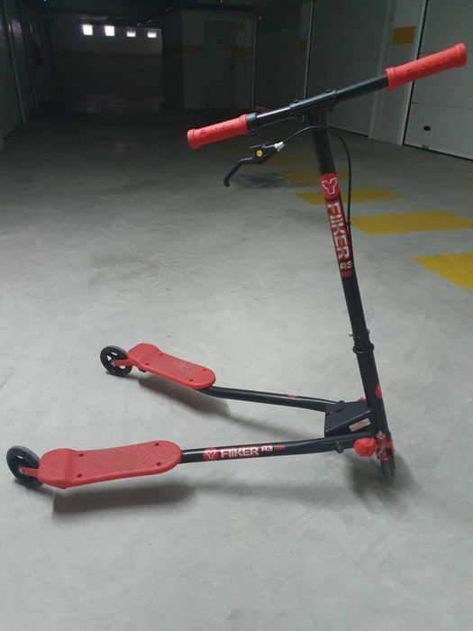 Fliker (triciclo articulado) de três rodas