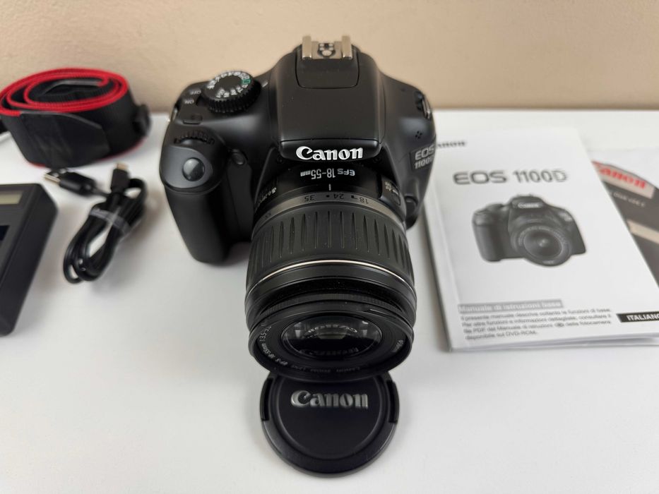 Цифровий фотоапарат/фотокамера Canon EOS1100D + Обʼєктив 18-55 II +4Gb