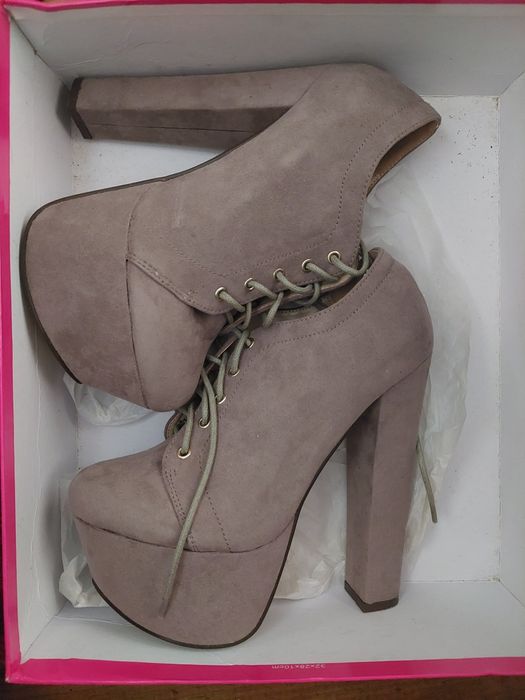 Sapatos elegantes Senhora