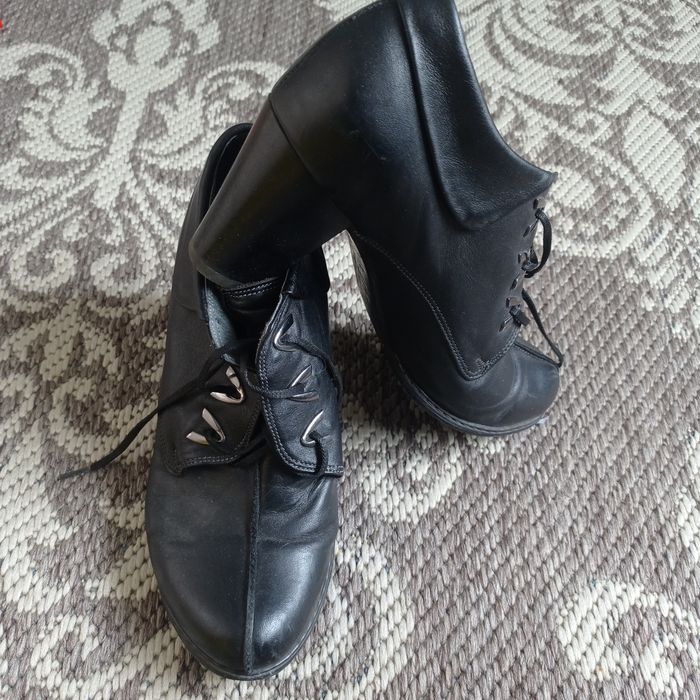 Шкіряні ботінки розмір 38