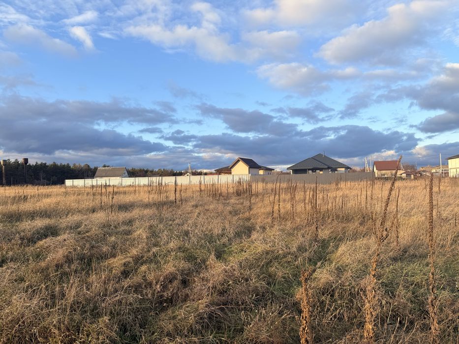 10 сот біля рибного каналу 250м поряд ліс та київське море терміново