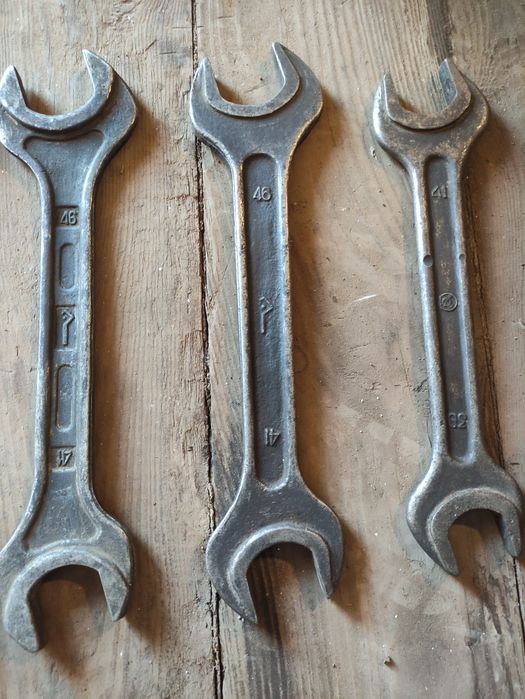 Ключи гаечные, слесарный инструмент