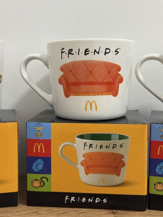 Чашки кружки Friends МакДональдз Друзі McDonalds диван фонтан рамка