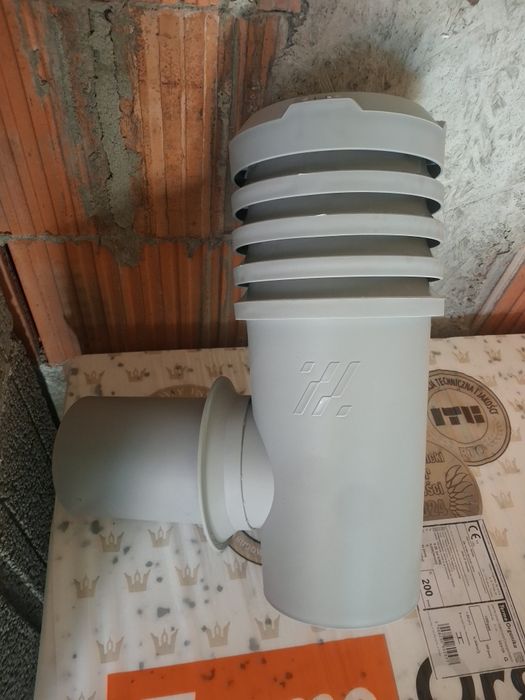 Kominek wentylacyjny boczny elewacyjny Kronoplast Fi110, szary RAL 7036